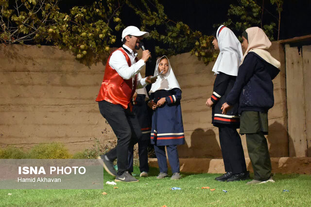 مطالعه از عناصر تأثیرگذار در شکل‌گیری شخصیت کودکان است