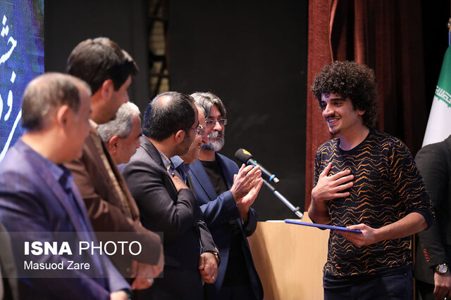 اختتامیه سی و دومین جشنواره تئاتر استان یزد از قاب دوربین ایسنا