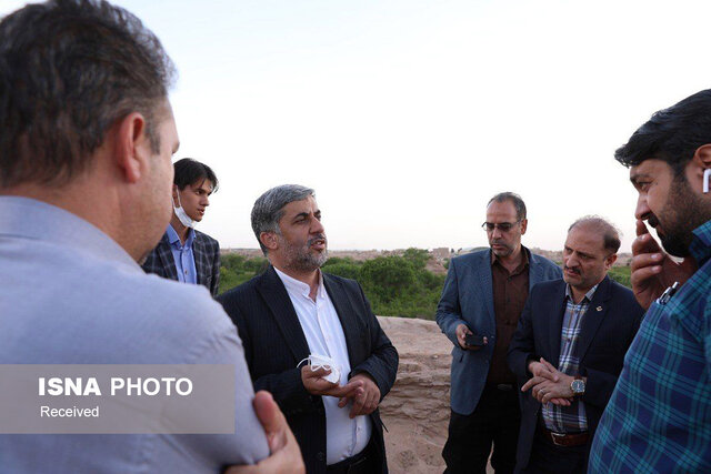 چه کسانی میراث شاهدیه یزد را به یغما میبرند؟