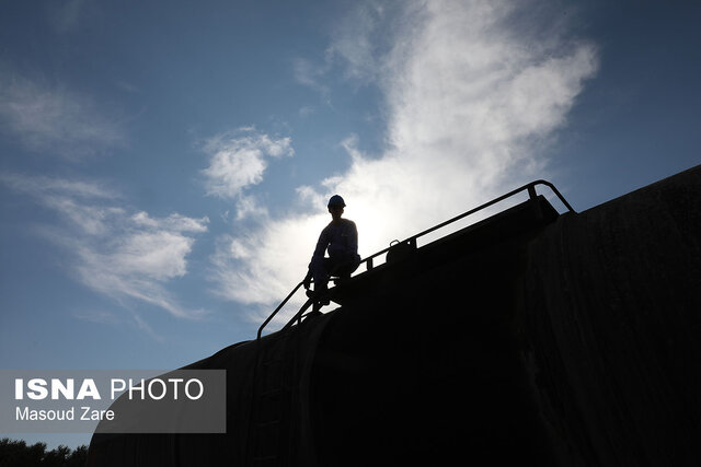 تاسیسات تخلیه ریلی فرآوردههای نفتی در یزد ایجاد و بهرهبرداری شد