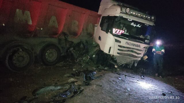 تزئینی ۳ فوتی و ۲ مجروح در برخورد پژو با کامیون در اسفراین