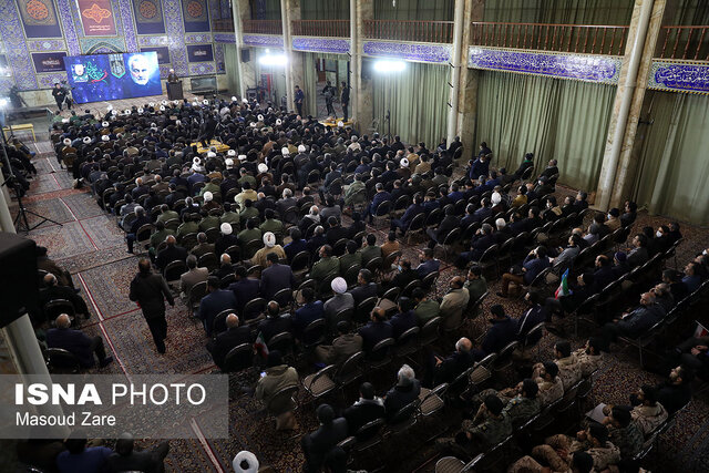 جدایی مردم از دولت فتنه استکبار است