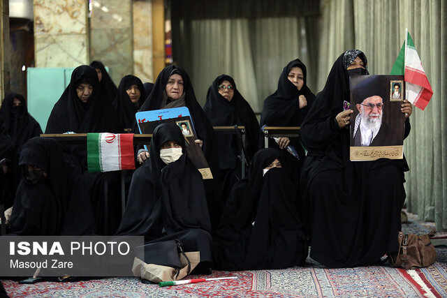 جدایی مردم از دولت فتنه استکبار است