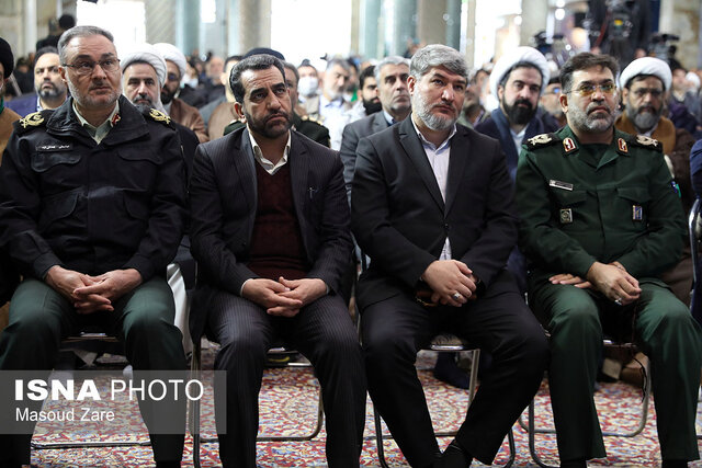 جدایی مردم از دولت فتنه استکبار است