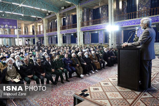 جدایی مردم از دولت فتنه استکبار است