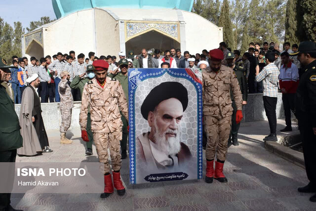 زنگ انقلاب در مدارس بهاباد نواخته شد