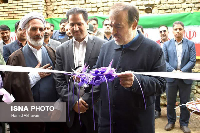 گشایش نمایشگاه دستاوردهای انقلاب اسلامی در بهاباد