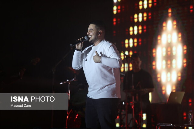 تجلیل از جوانان برگزیده استان یزد در جشن روز جوان