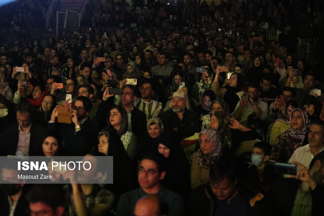 تجلیل از جوانان برگزیده استان یزد در جشن روز جوان 