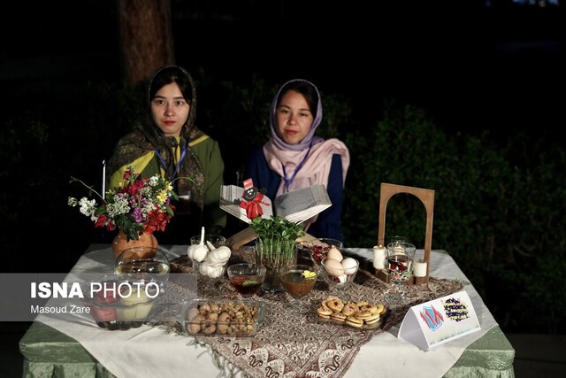 پنجمین دوره جشنواره سفره هفت سین در یزد برگزار شد 4 پنجمین دوره جشنواره سفره هفت سین در یزد برگزار شد