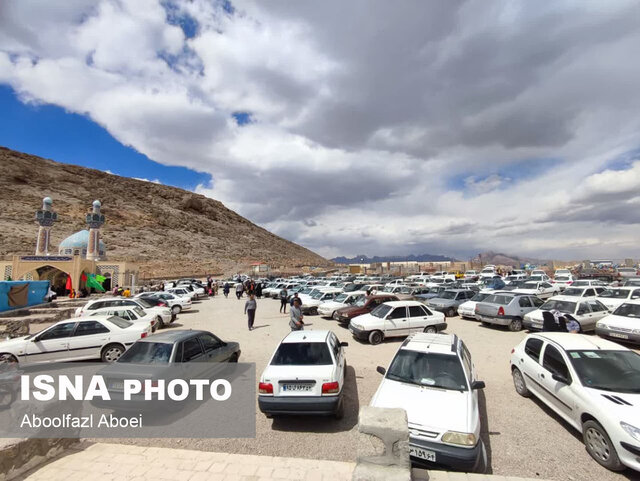 استقبال مسافران نوروزی از تفرجگاه غربالبیز مهریز