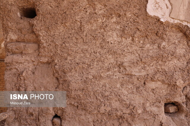 تکذیب تخریب آرایههای مسجد شیخیها/آسیب شدید مسجد ژس از ۲۰ سال رها شدن