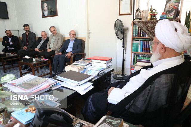 جهاددانشگاهی تربیت افراد متدین و متفکر را در جامعه رواج دهد