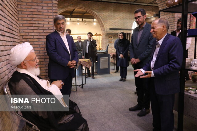بازدید امام جمعه یزد از فعالیت برخی مشاغل سنتی