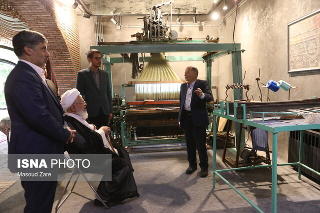 بازدید امام جمعه یزد از فعالیت برخی مشاغل سنتی