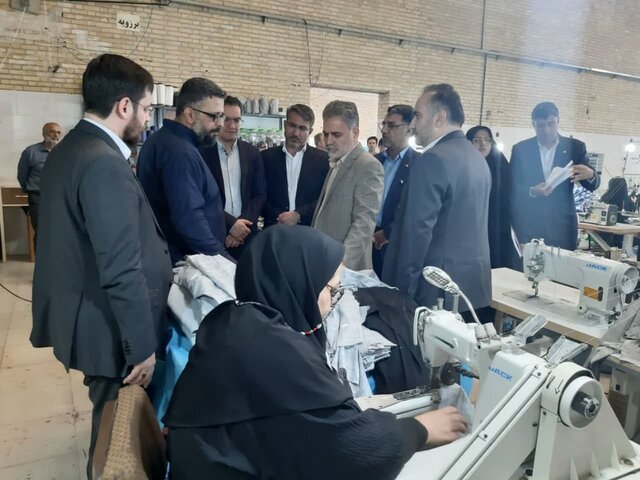 اشتغال ۲۴۴ نفر با افتتاح طرحهای اشتغالزایی صندوق کارآفرینی امید در یزد