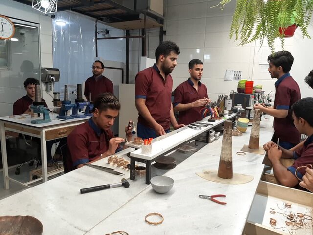 اشتغال ۲۴۴ نفر با افتتاح طرحهای اشتغالزایی صندوق کارآفرینی امید در یزد