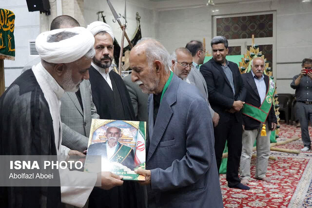 پیرغلام امام حسین(ع) مهریز تجلیل شدند