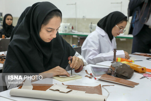 مرکز آموزش فنی و حرفهای خواهران یزد افتتاح شد