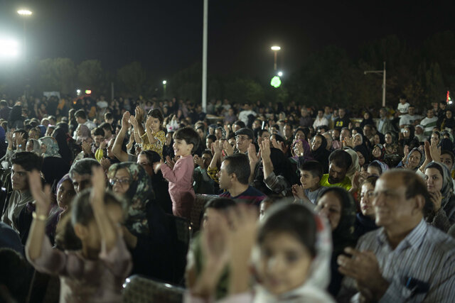 استقبال باشکوه یزدیها از جشن میلاد پیامبر اکرم(ص)