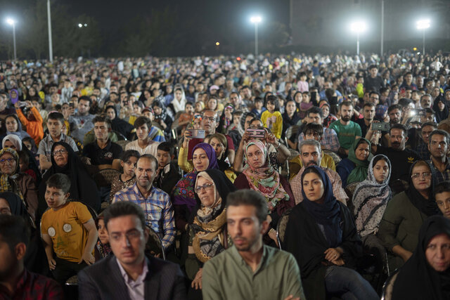 استقبال باشکوه یزدیها از جشن میلاد پیامبر اکرم(ص)