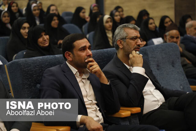 برگزاری همایش قاب‌های جاودانه به یاد ۵۶ شهید دانش‌آموز مهریز