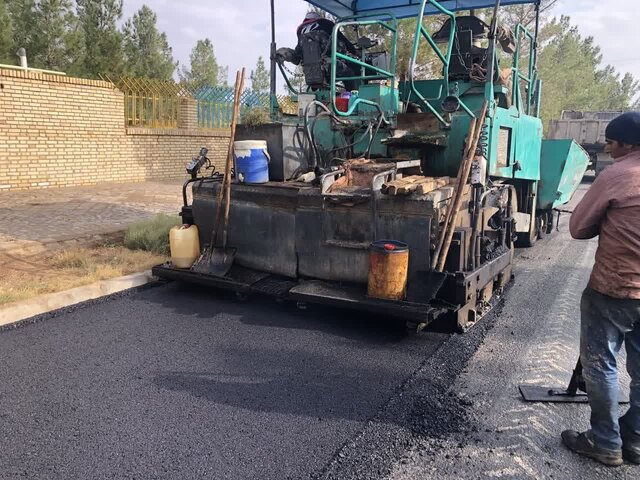 طرح نهضت آسفالت در معابر شهر تاریخی خرانق