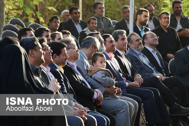 آغاز بکار چهارمین جشنواره قرمه، غذاها و نان سنتی مهریز