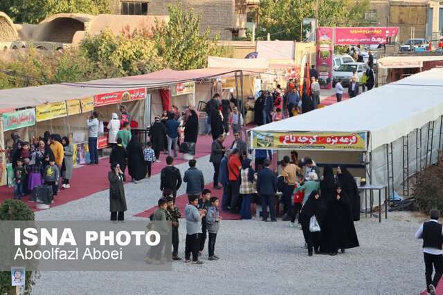 آغاز بکار چهارمین جشنواره قرمه، غذاها و نان سنتی مهریز