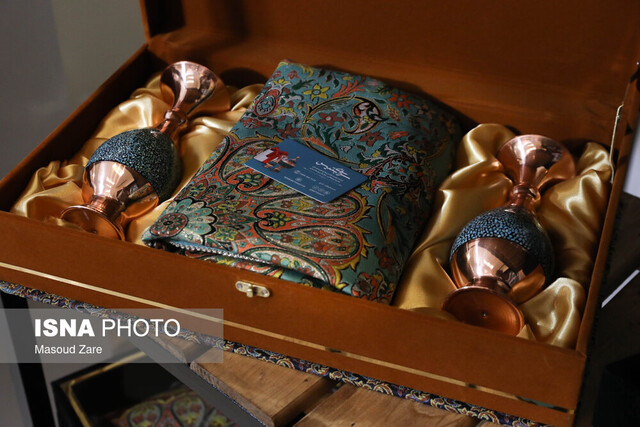 استقبال گسترده از سومین نمایشگاه صنایع دستی دارای بستهبندی یزد استقبال گسترده از سومین نمایشگاه صنایع دستی دارای بستهبندی یزد