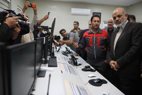وزیر کشور طرح توسعه یک واحد تولیدی در میبد را افتتاح کرد