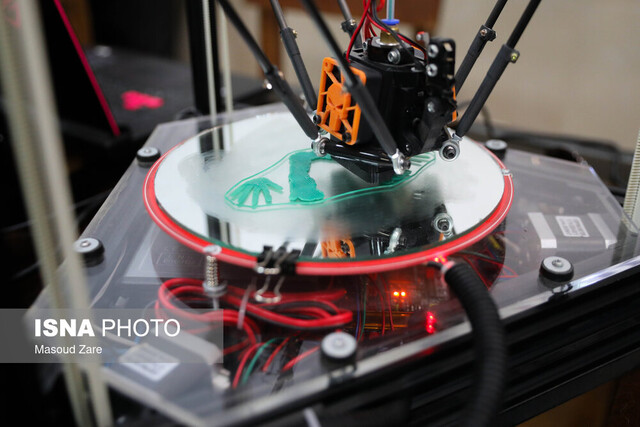 آغاز به کار نمایشگاه دستاوردهای دانشجویی دانشگاه علم و هنر یزد