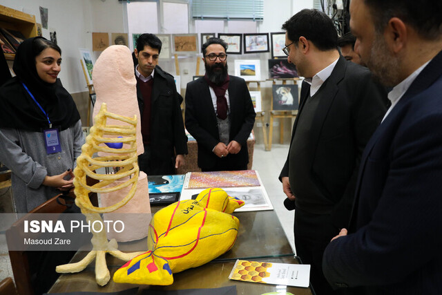 آغاز به کار نمایشگاه دستاوردهای دانشجویی دانشگاه علم و هنر یزد