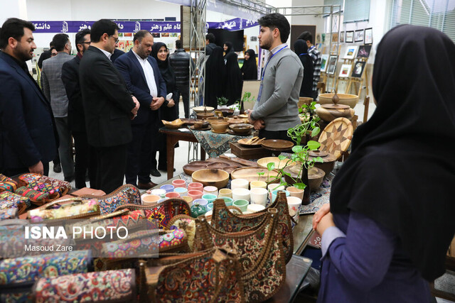 آغاز به کار نمایشگاه دستاوردهای دانشجویی دانشگاه علم و هنر یزد