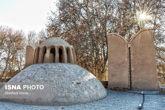 لباسِ پاییزی باغ جهانی پهلوانپور مهریز