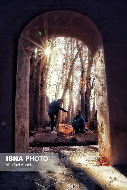 لباسِ پاییزی باغ جهانی پهلوانپور مهریز