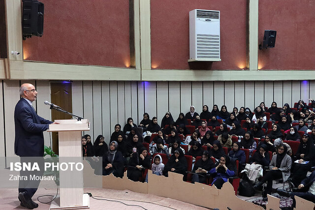 تجلیل دانشجویان برتر در دورهمی یلدایی دانشگاه یزد