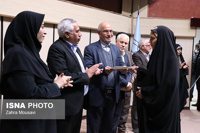 تجلیل دانشجویان برتر در دورهمی یلدایی دانشگاه یزد