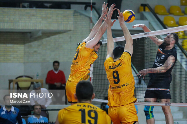 عکس آرشیوی است. ایفا در آشیانه درناها زانو زد، شهداب از شکست گریخت