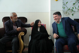 دیدار استاندار با خانواده شهید پاسدار علی بهمنی