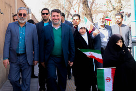 مهران فاطمی استاندار یزد در راهپیمایی ۲۲ بهمن - یزد