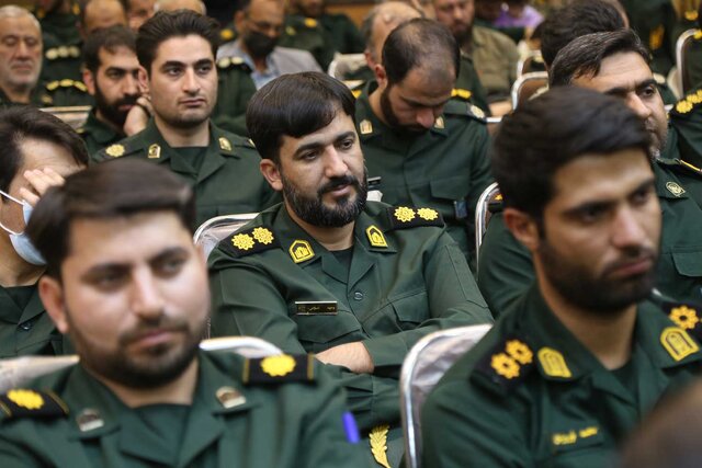 انحراف در مسیر، مقدمات نفوذ دشمن را فراهم میکند