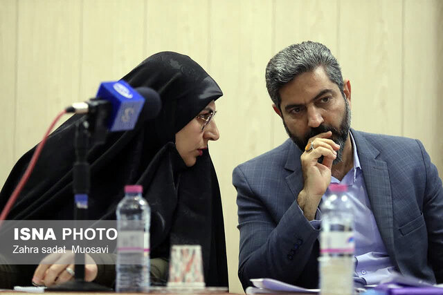 مناظره داوطلبان نمایندگی مجلس در دانشگاه علم و هنر یزد