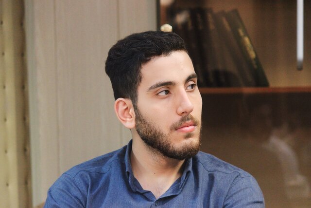 کسب مقام اول کشوری مسابقات قرآنی مدهامتان توسط قاری یزدی کسب مقام اول کشوری مسابقات قرآنی مدهامتان توسط قاری یزدی