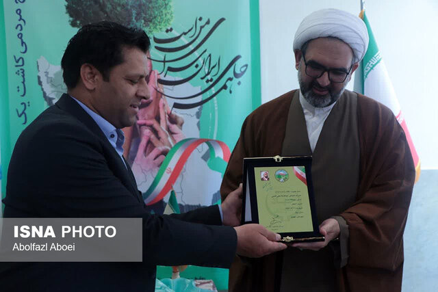 امام جمعه مهریز: درختکاری یک سرمایهگذاری ماندگار است