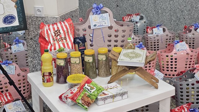 کمک متفاوت به نیازمندان در یزد همزمان با آغاز بهار قرآن و بهار طبیعت