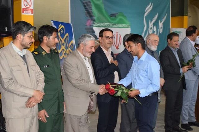 وظیفه مسئولان هموار کردن مسیر تولید و امنیت شغلی کارگران است