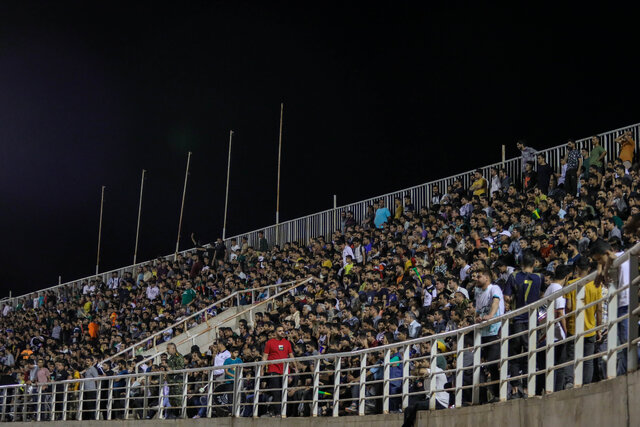 برد شاگردان اخباری در ترافیک سکوهای ورزشگاه نصیری