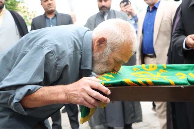 سایه پر مهر امام مهربانیها بر سر مردم باغشهر تاریخی یزد