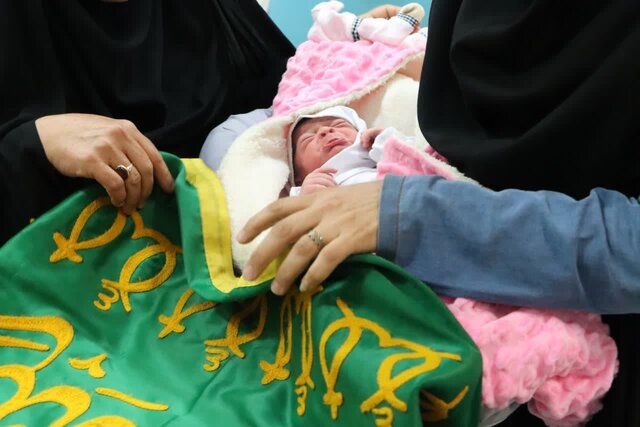 سایه پر مهر امام مهربانیها بر سر مردم باغشهر تاریخی یزد